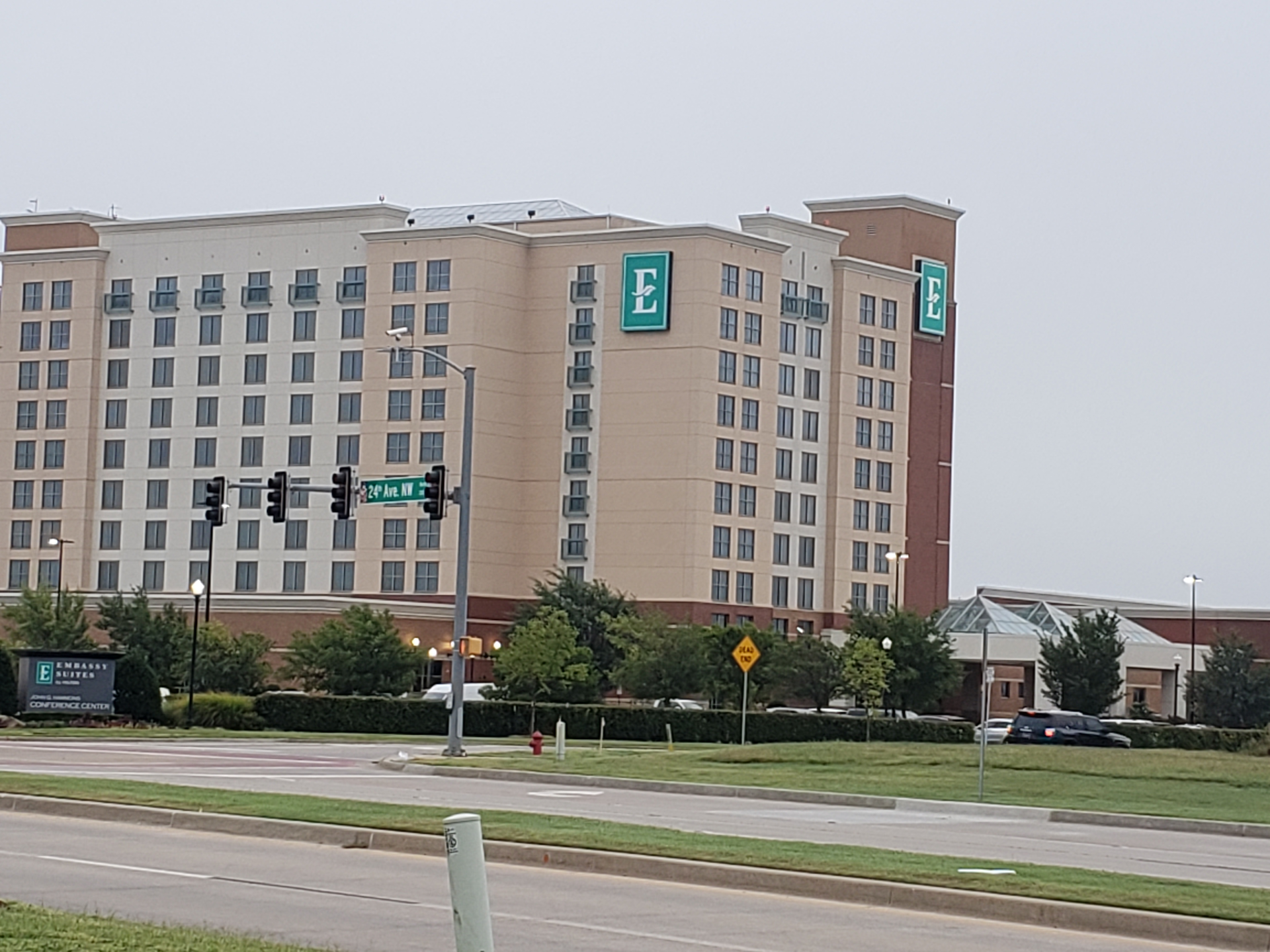 Hotel Embassy Suites